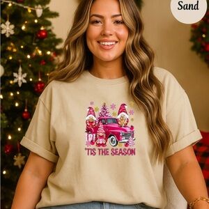 Gildan Sand Short Sleeve Tee with Festive Print